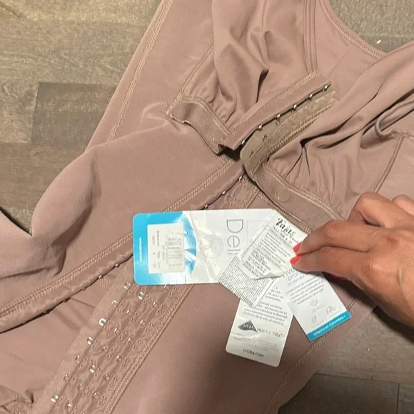 Blush Shapewear Bodysuit - Picture 4 of 4